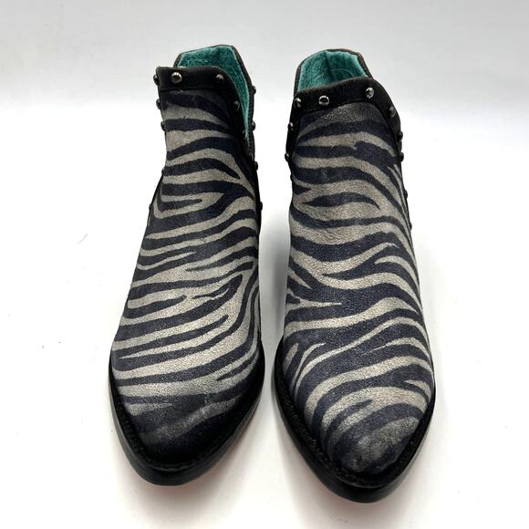 Corral Women’s White & Black Zebra Print Studs J Toe Ankle Boot Size 7.5 M - Picture 3 of 9